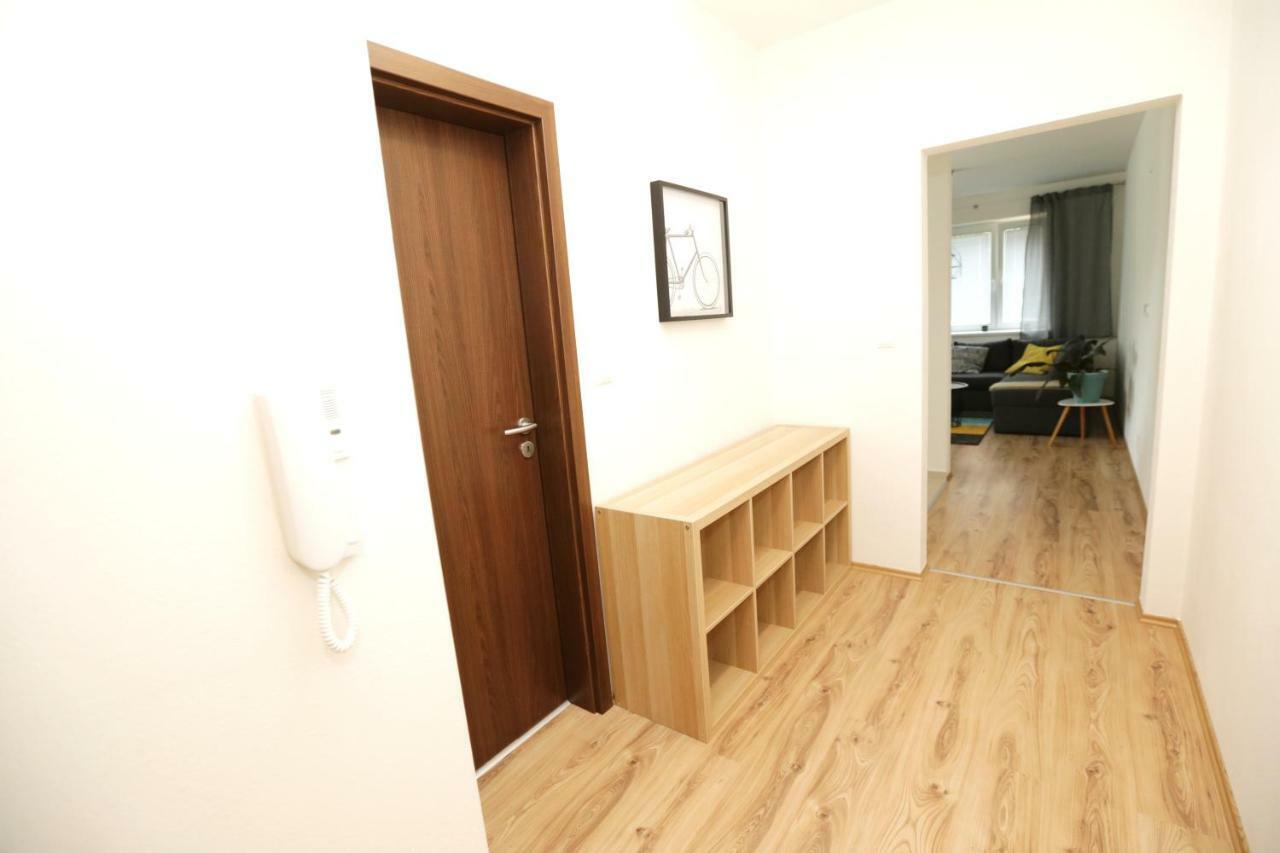Samorin - Apartment In The Center - Private Parking - Klimatizacia Exterior foto